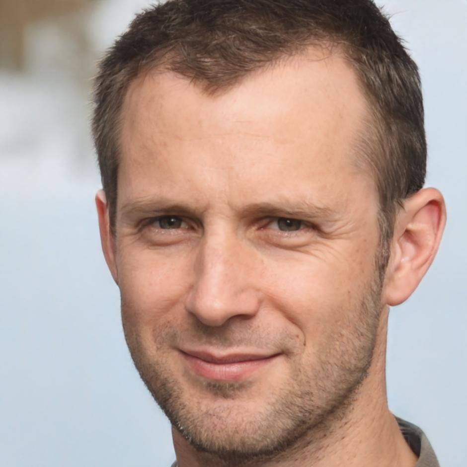 Portrait de Rémy Dubois, spécialiste en analyse financière